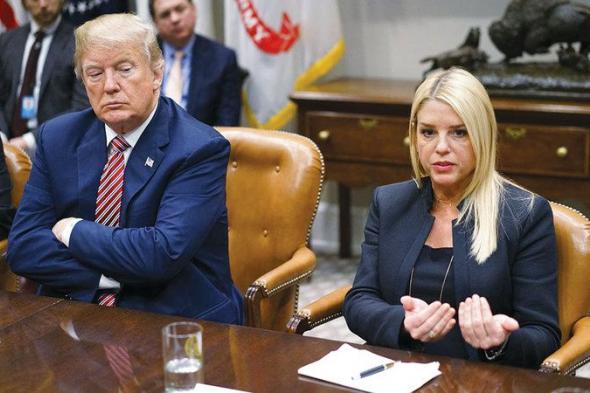 ترامب يشكو باستمرار «سوء أداء» وزيرة العدل