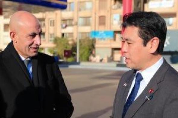 وزير
التعليم
يصطحب
نظيره
اليابانى
لتفقد
محور
شينزو
آبى