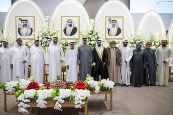 ذياب
      بن
      محمد
      يحضر
      حفل
      زفاف
      ناصر
      الشامسي