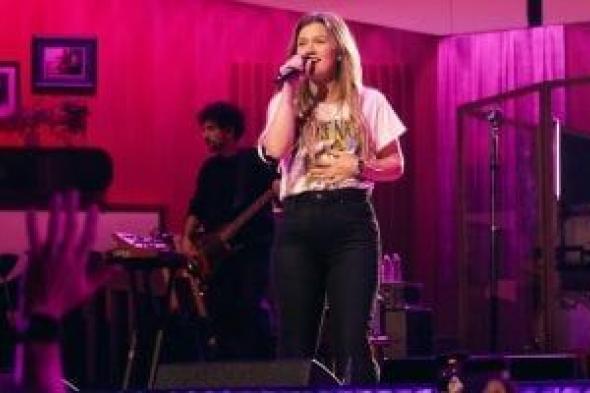 من
الغناء
إلى
أعماق
البحار..
إطلاق
اسم
كيلي
كلاركسون
على
سمكة
قرش..
فيديو