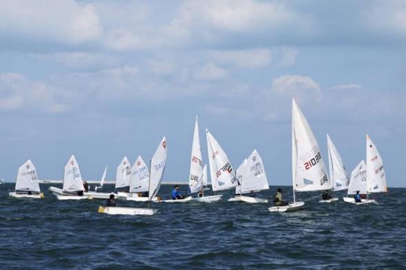 تفوق
      فرنسي
      ومصري
      في
      منافسات
      الألواح
      الطائرة
      «كايت
      سيرف»