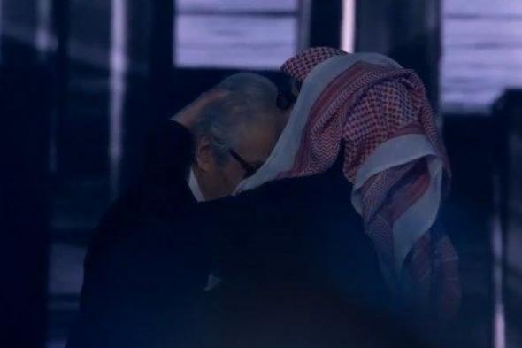 حفل
      «Joy
      Awards»..
      تركي
      الشيخ
      يقبل
      رأس
      فاروق
      حسني