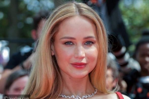 وصفوني بالقبيحة: جينيفر لورانس تستعيد تجربة فنية قاسية