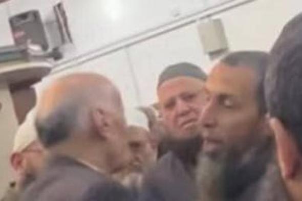 نذرتهم
لله
وراض
بقضائه..
كلمات
مؤثرة
من
والد
الأشقاء
الـ5
في
جنازتهم
ببنها