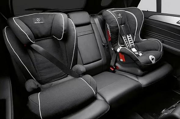 الوقاية
    من
    الصدمات..
    تعرف
    على
    أهمية
    مقاعد
    الأطفال
    في
    السيارة