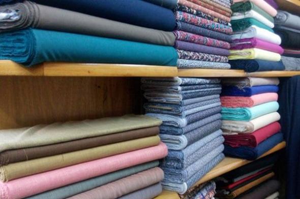 4
أشخاص
منهم
سوريان
متهمين
بممارسات
تجارية
غير
قانونية
من
خلال
استيراد
الأقمشة
الصينية