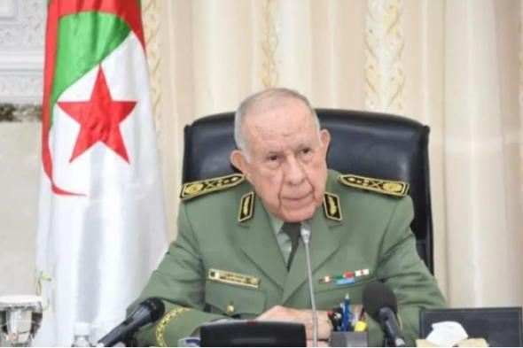 الفريق
أول
شنقريحة
في
زيارة
إلى
قطر