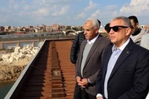 محافظ
الإسماعيلية
يتفقد
كوبري
ترعة
بورسعيد
وطريق
بر
أيمن
بالقنطرة
غرب