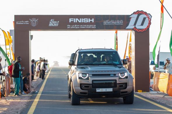 محمد بن راشد يشهد جانباً من سباق "ديوان سموّ حاكم دبي" ضمن منافسات بطولة السلم للدراجات الهوائية