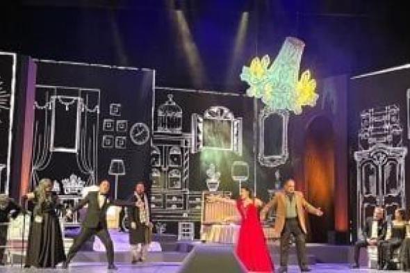 الأوبرا
تجمع
الأخت
أنجيليكا
وجانى
سكيكى
على
المسرح
الكبير