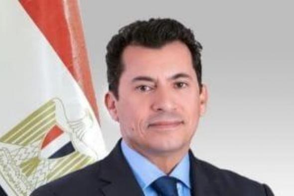 وزير
الرياضة
يقرر
تعيين
مصطفى
خشبة
رئيسا
للتنمية
الشبابية
بالحى
السادس
بأكتوبر