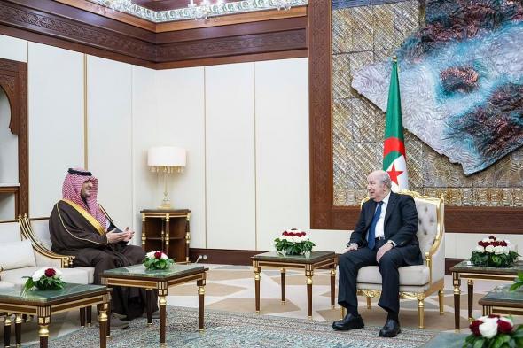 وزير
    الداخلية
    يلتقي
    رئيس
    الجزائر