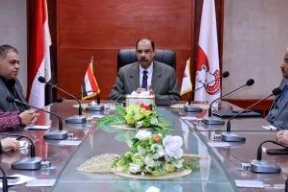 محافظ
سوهاج
يوجه
بتخصيص
أماكن
آمنة
للسيدات
المعنفات
على
مستوى
المحافظة