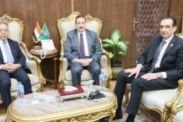 محافظ
المنوفية
يلتقى
نقيب
أطباء
مصر
لبحث
وتعزيز
سبل
التعاون
المشترك