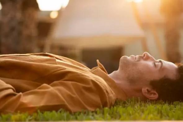 استشاري:
    الاستراحة
    والإجازة
    تنعكس
    إيجابيا
    على
    صحة
    المخ
    والأعصاب