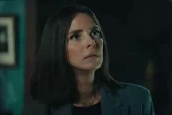 مسلسل
قسمة
العدل
الحلقة
3..
محمد
جمعة
يطرد
أم
بناته
من
المنزل
ويدعى
بيعه