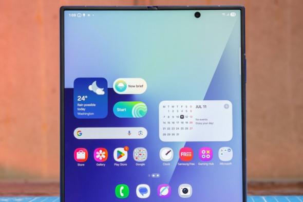 هاتف
Galaxy
Z
Fold8
يأتي
بتجعيدة
شاشة
أصغر
وأنعم
من
أي
وقت
مضى