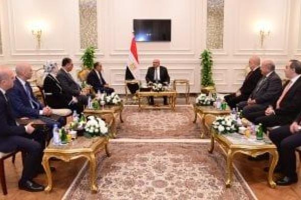 رئيس
النواب
يشيد
بمدرسة
الدبلوماسية
المصرية
خلال
لقائه
بوزير
الخارجية