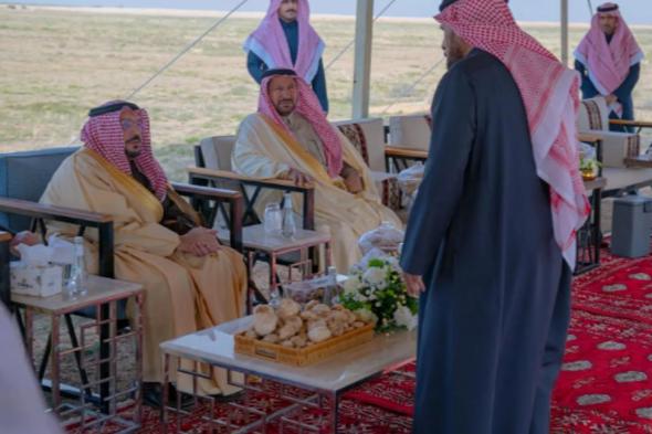 أمير
    القصيم
    يزور
    عددًا
    من
    مزارع
    الفقع
    ويطّلع
    على
    إنتاجها