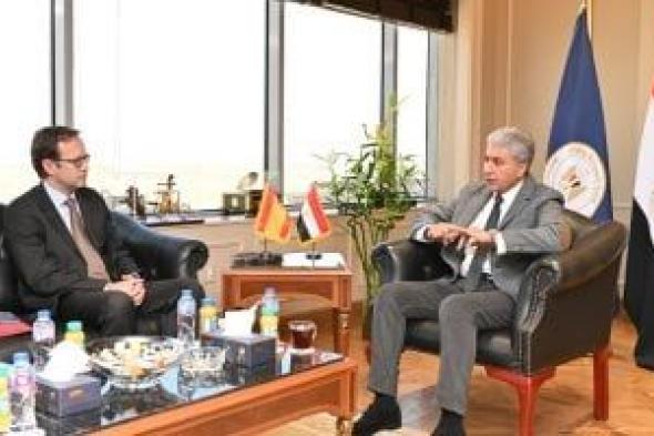 وزير
السياحة
والآثار
يلتقي
سفير
إسبانيا
بالقاهرة
لبحث
التعاون
المشترك