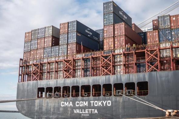 ماكرون
يُعلن
إرسال
سفينة
مساعدات
إنسانية
لدعم
سكان
غزة