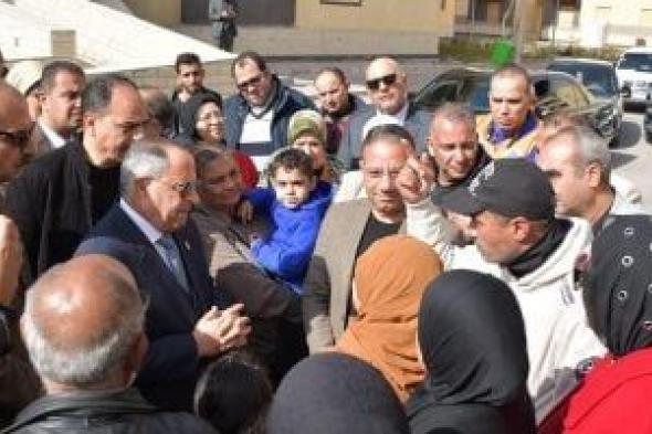 محافظ
بورسعيد:
تشغيل
5
رحلات
يوميا
لمدينة
«سلام
مصر»
وتوفير
سيارة
بريد
متنقلة