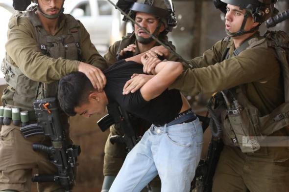 الاحتلال
يُشدد
إجراءاته
العسكرية
ويشن
حملة
اعتقالات
واسعة
بالضفة