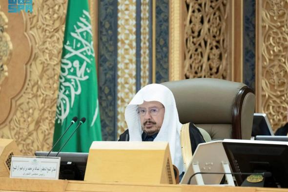 بينها
    مبادرة
    جامعة
    الملك
    عبد
    العزيز..
    4
    قرارات
    لمجلس
    الشورى