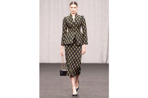 «دبي للموضة» يستهل موسمه الجديد بأناقة إيطالية فاخرة