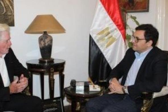 وزير
الثقافة
يبحث
مع
حسين
فهمى
استعدادات
الدورة
47
من
مهرجان
القاهرة