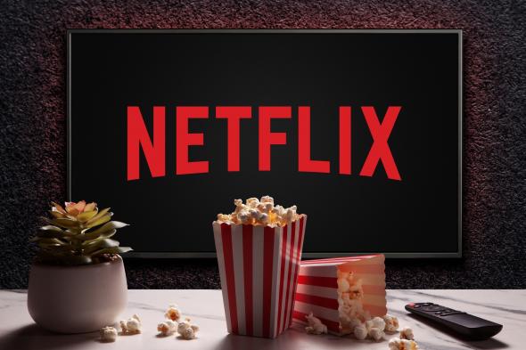 نتفليكس تتجاوز 325 مليون مشترك
