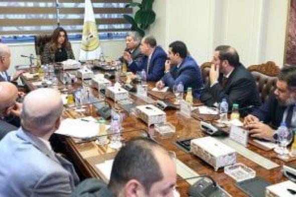 تخفيضات
وتبسيط
إجراءات
تراخيص
المحال
العامة
على
المواطنين..
تفاصيل