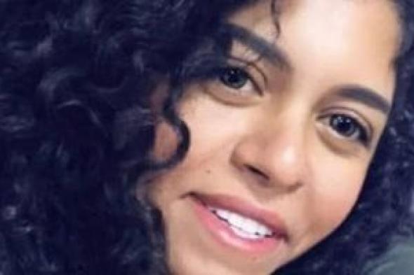 والدة
الاستايلست
ريهام
عاصم
تتلقى
عزاء
ابنتها
بالحامدية
الشاذلية
بحضور
المقربين