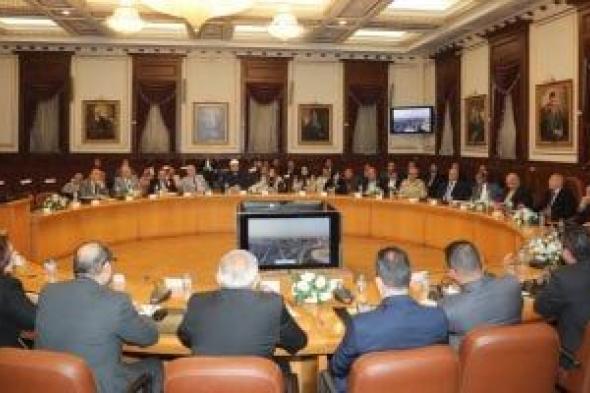 ​محافظ
القاهرة
يستقبل
أعضاء
«الشيوخ»:
تعاون
مؤسسي
وإدارة
مستحدثة
للتنبؤ
بالتحديات