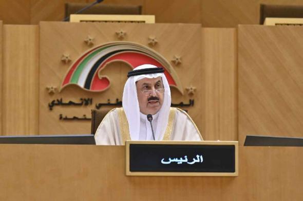 صقر غباش يدعو وزيرة الأسرة إلى إنصاف الرجل