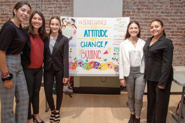 شباب المكسيك يطالبون بالعمل والأمان والسكن وسط مستقبل غامض