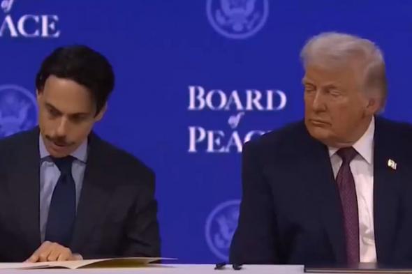 وزير
    الخارجية
    يوقع
    على
    ميثاق
    مجلس
    السلام
    بشأن
    غزة