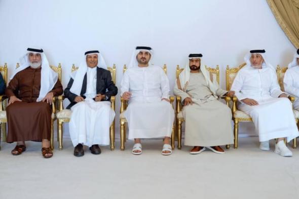 مكتوم
      بن
      محمد
      يعزي
      في
      وفاة
      محمد
      بن
      الشيخ
      جمعة
      المنصوري