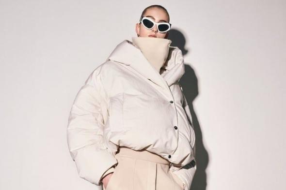 مجموعة Sportmax ما قبل خريف 2026: الأزياء كملاذ متنقل للمرأة العصرية