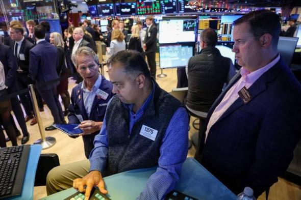 الأسهم
      الأمريكية
      تتراجع..
      و«إنتل»
      يهوي
      14%