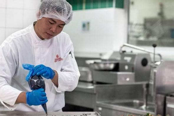 «الإمارات
      لتموين
      الطائرات»
      و«بستانك»
      يطرحان
      حلولاً
      لخدمات
      الطعام
      في
      «جلفود
      2026»