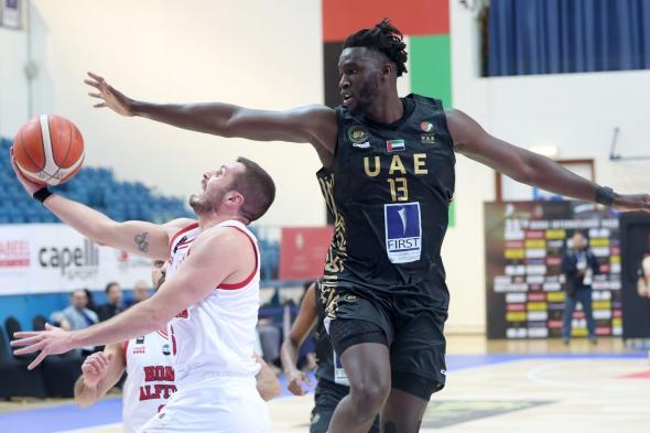 منتخب الإمارات يدشن بطولة دبي لكرة السلة بانتصار عريض على حمص الفداء