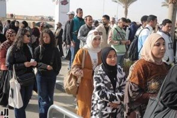 توافد
جماهيرى
على
معرض
القاهرة
الدولى
للكتاب
فى
يومه
الثانى
بالدورة
الـ57