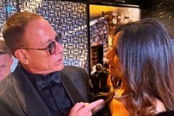 زينة
توثق
رحلتها
إلى
دبى
وتكشف
تفاصيل
لقائها
بفان
دام
وزيارتها
متحف
توسو