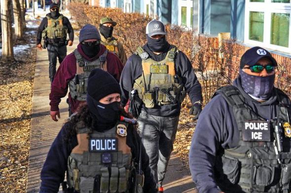 إدارة ترامب تشن حملة صارمة ضد المهاجرين في مينيابوليس