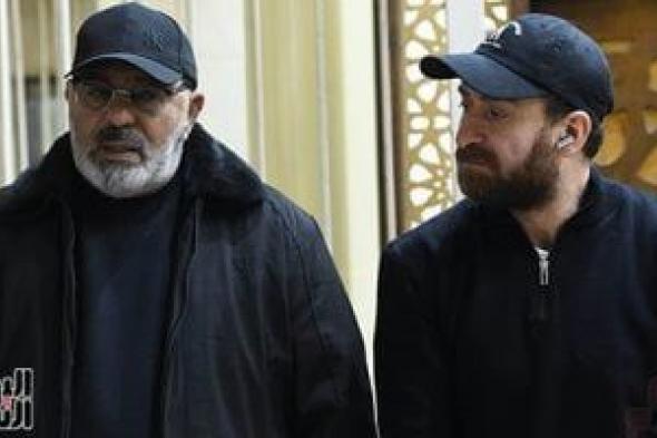 نضال
الشافعى
يستقبل
عزاء
والدته
بحضور
إسماعيل
فرغلى
وأحمد
الشامى..
صور