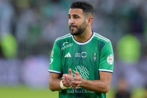 محرز
هدافا
و
يقود
الأهلي
لفوز
عريض
على
نيوم