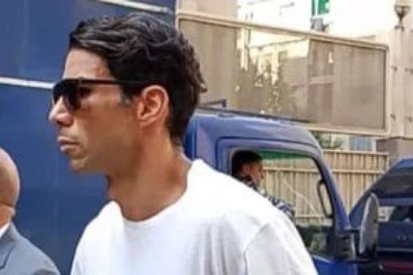 شريف
إكرامي
يدعم
رمضان
صبحي
في
أولى
جلسات
الاستئناف
على
حكم
حبسه