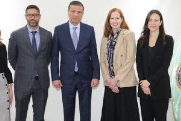 وزير
الزراعة
يبحث
مع
ممثلي
كرافت
هاينز
توسيع
الاستثمارات