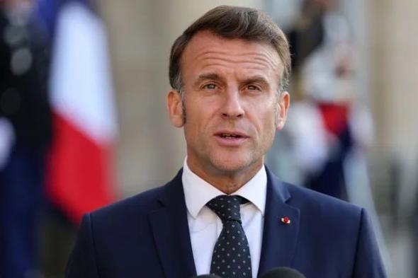 ماكرون يُسرّع إقرار قانون يمنع الأطفال دون 15 من وسائل التواصل